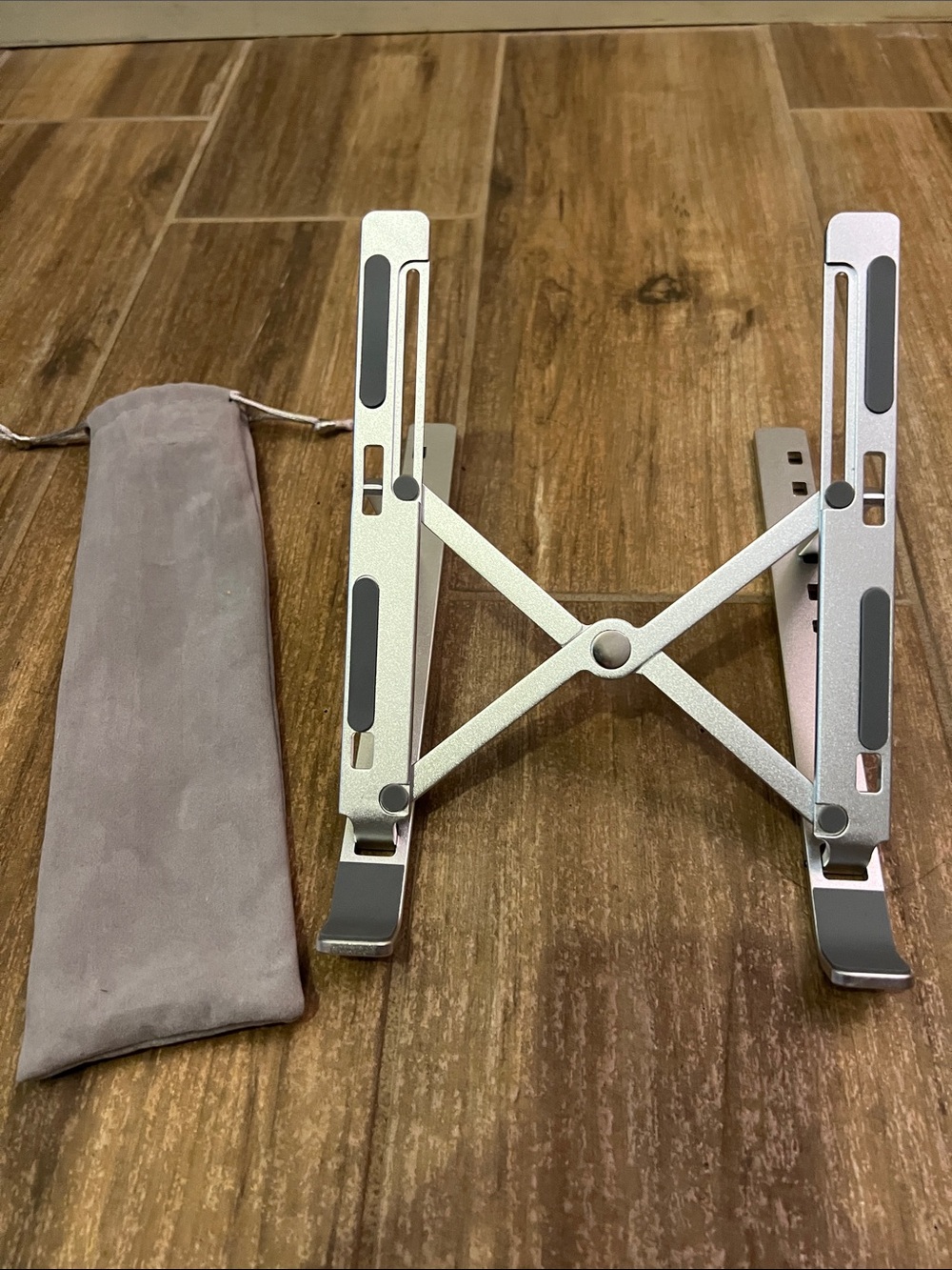 Portable Silver Tablet & Laptop Stand - Adjustable Foldable Holder z10